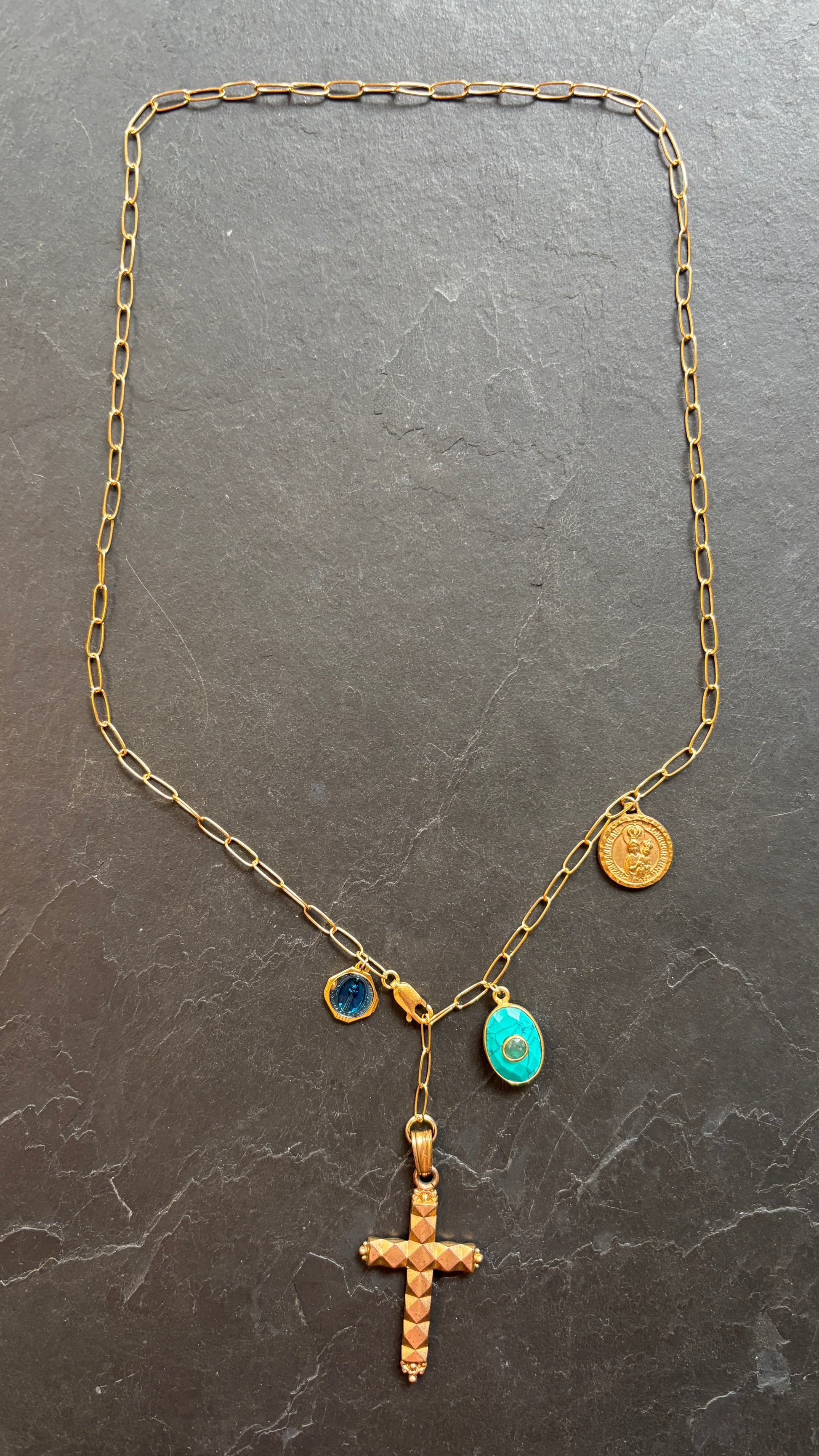 Collier lasso croix, turquoise et médailles - blissparis