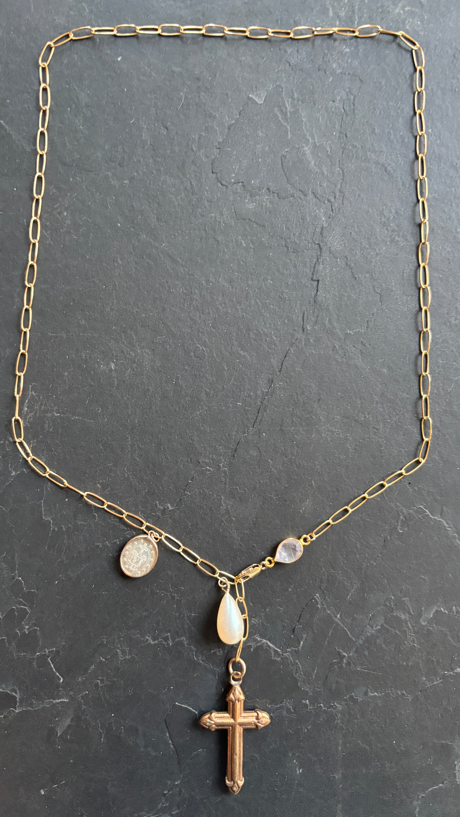 Collier lasso, croix, perle et médaille miraculeuse - blissparis