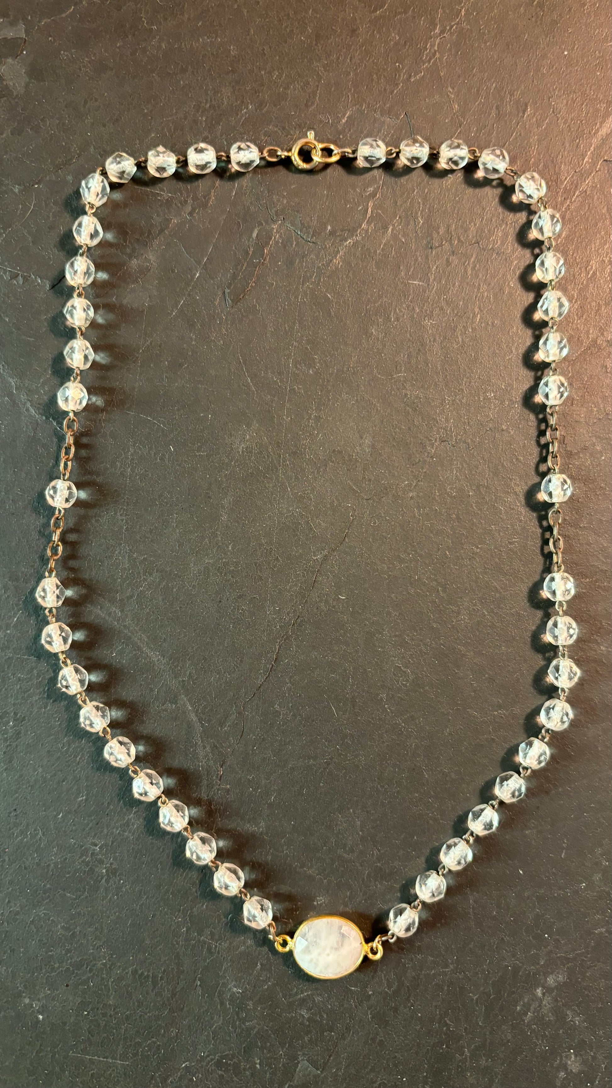 Collier chapelet ancien et Pierre de Lune - blissparis