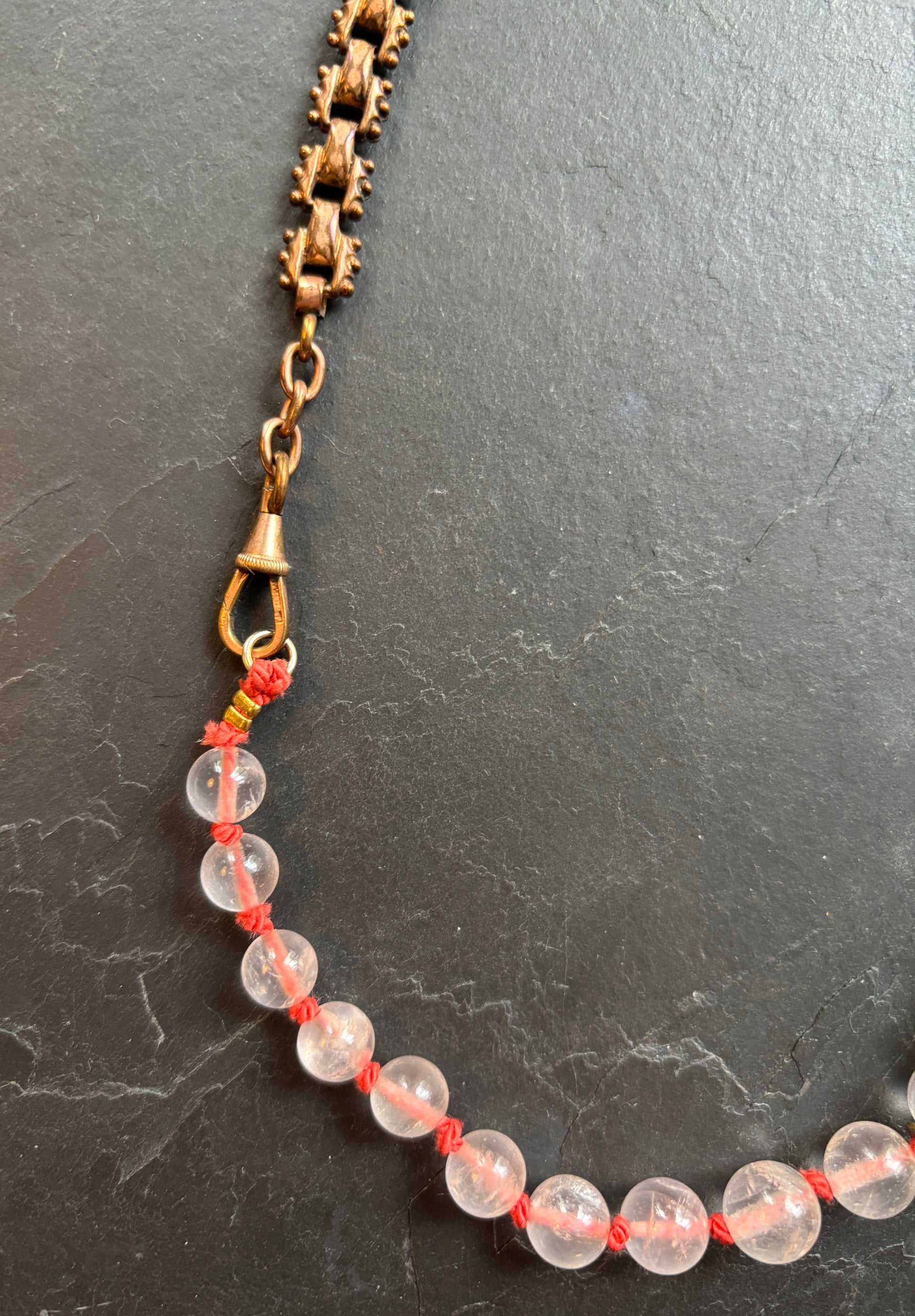 Collier perles de verre rosées et chaîne de montre - blissparis