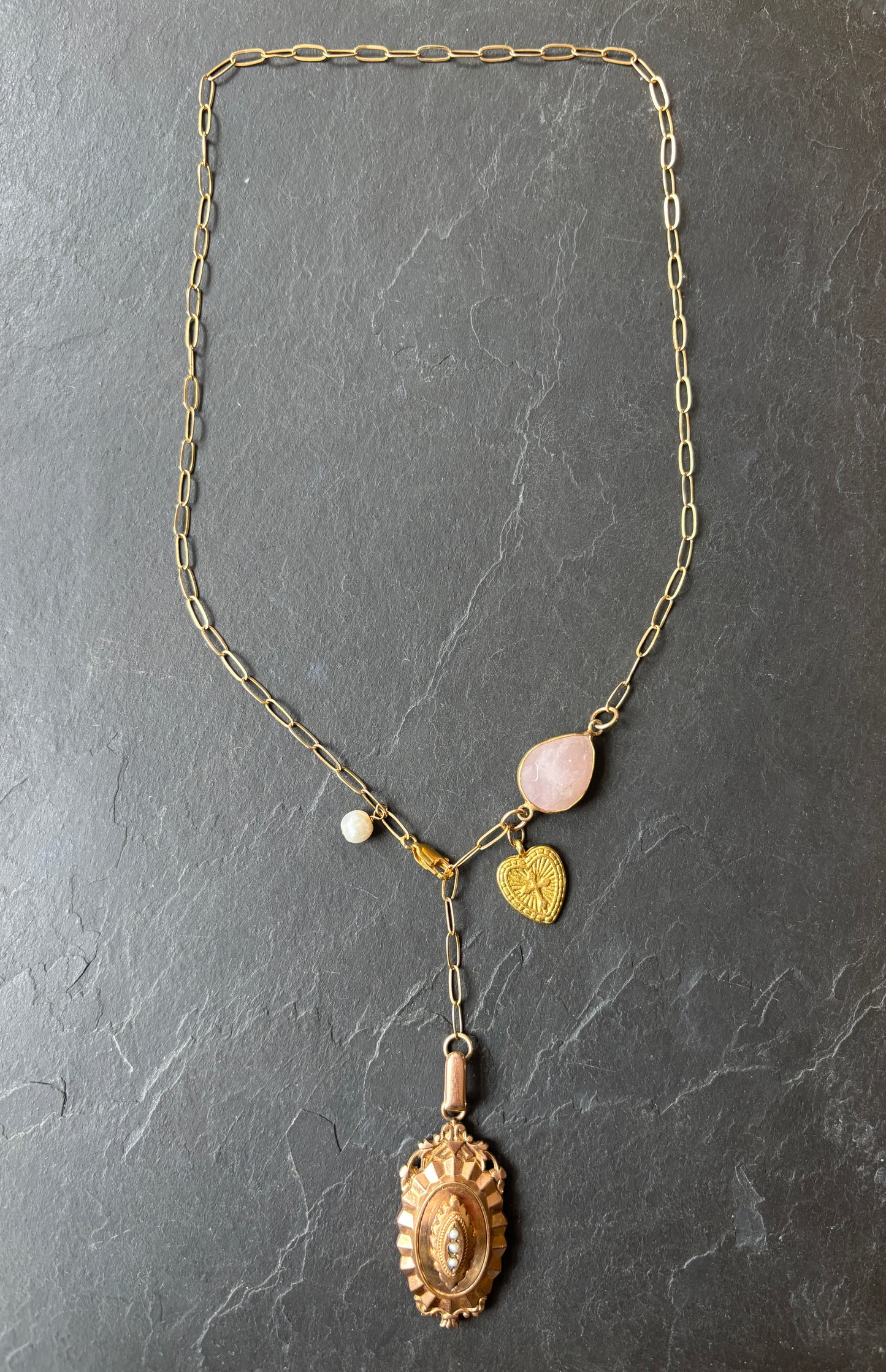 Collier lasso pendentif à secret et quartz rose - blissparis