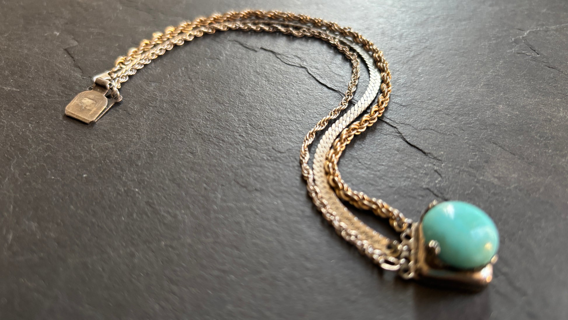 Bracelet 3 chaînes et turquoise - blissparis