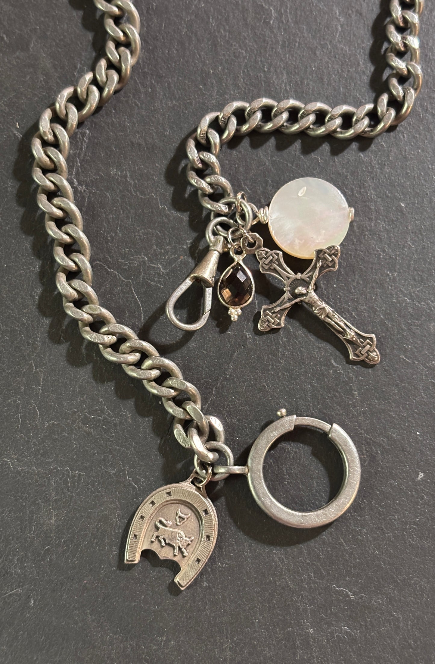 TAUREAU. Collier chaîne de montre, quartz fumé et croix de chapelet - blissparis