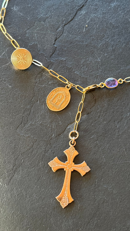 Collier lasso Croix ancienne, médailles et améthyste