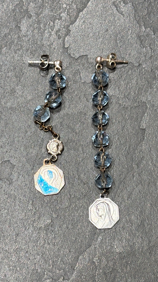 Pendants en chapelet de verre et médailles de la Vierge - blissparis