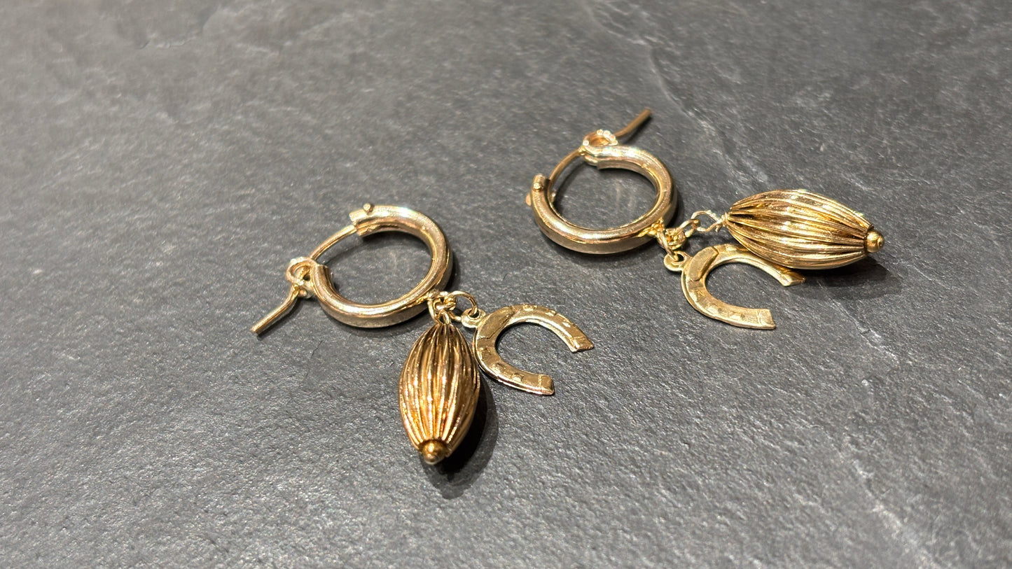 Mini créoles fer a cheval et perles dorées