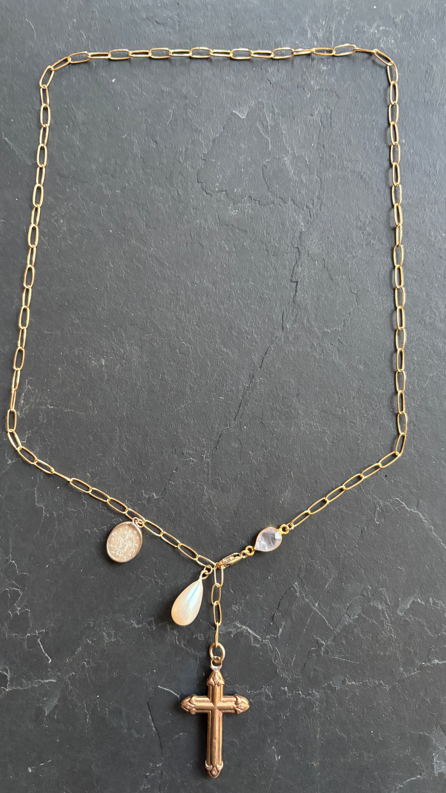 Collier lasso, croix, perle et médaille miraculeuse - blissparis