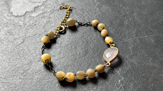 Bracelet chapelet upcyclé en nacre et Pierre de Lune