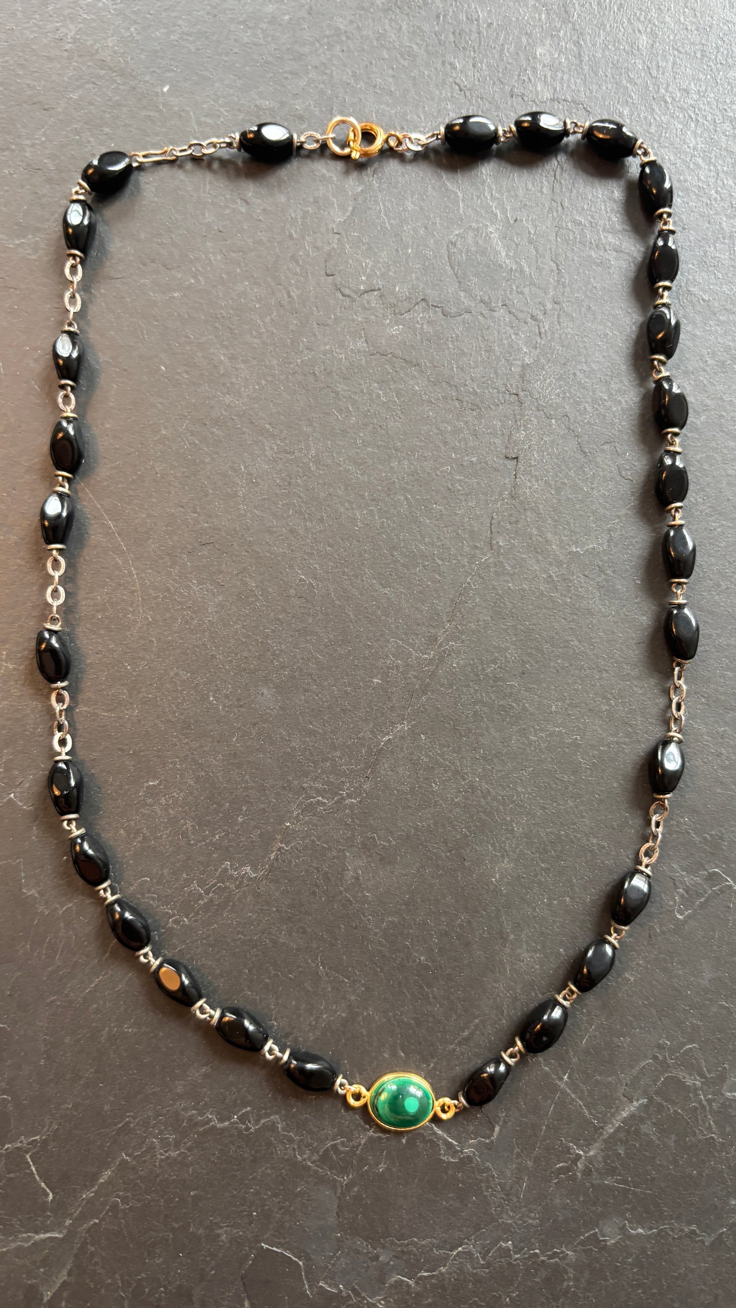 Collier chapelet noir et malachite - blissparis