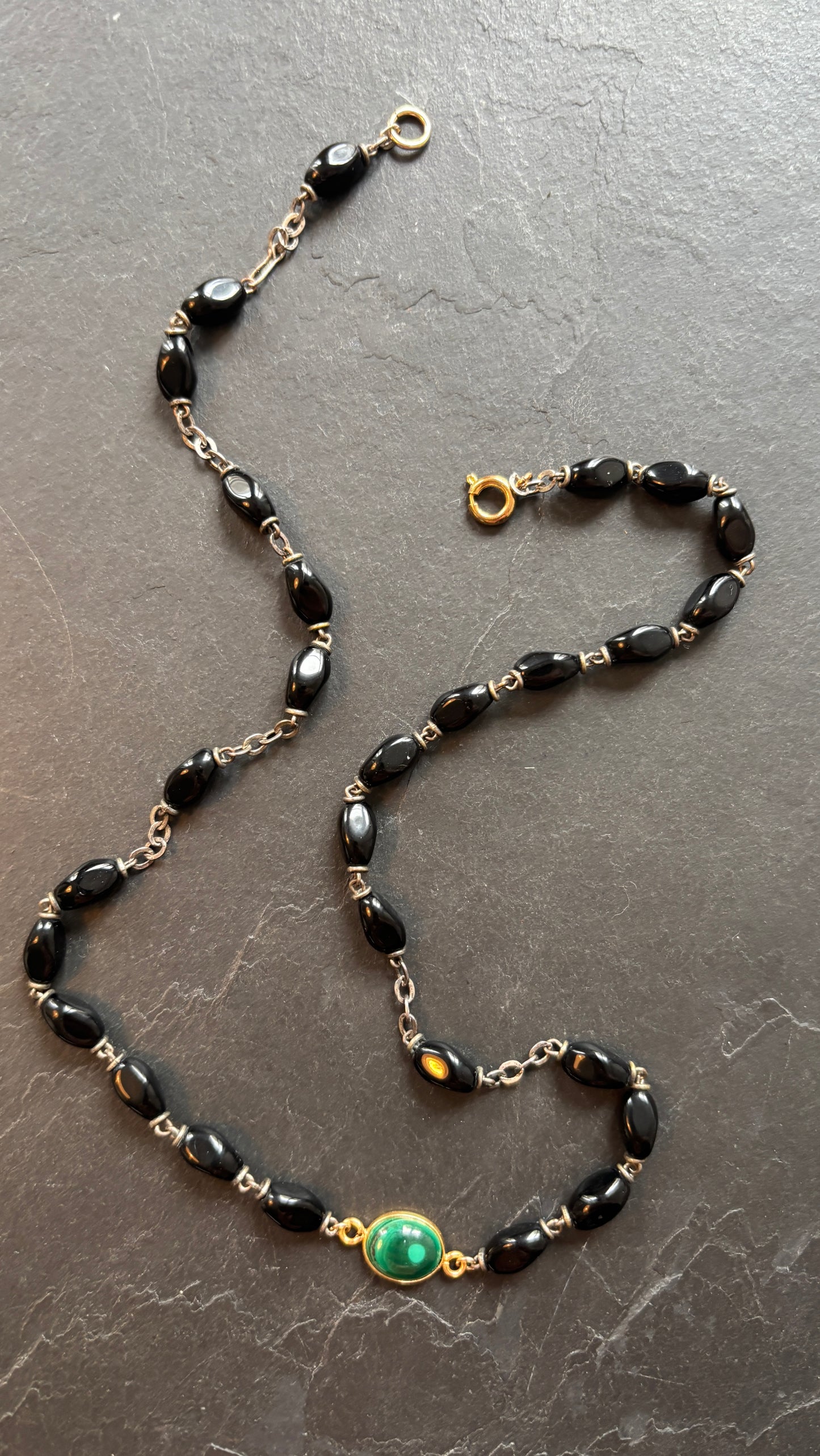 Collier chapelet noir et malachite - blissparis