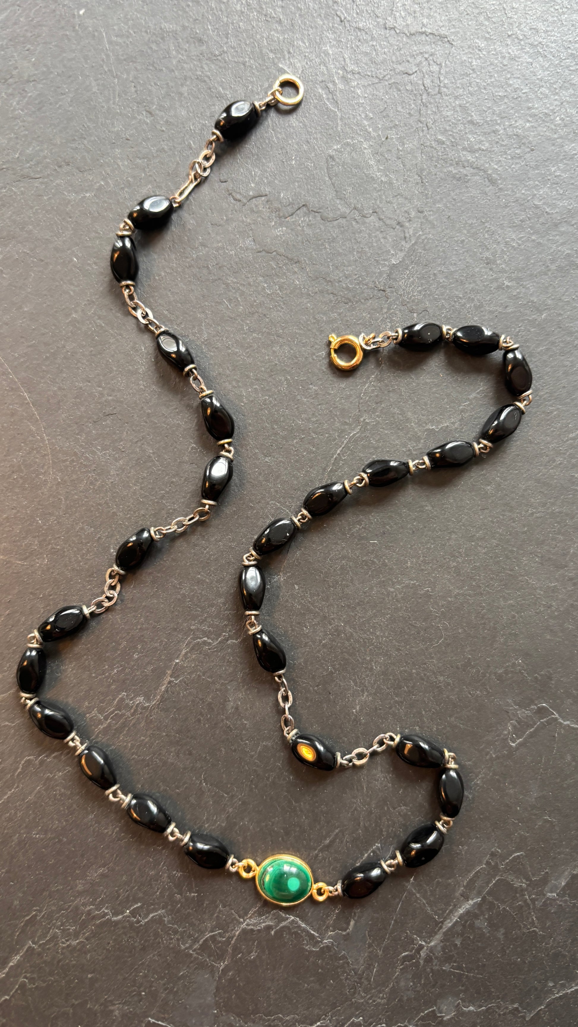 Collier chapelet noir et malachite - blissparis