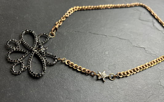 Collier chaîne de montre et noeud en strass noir - blissparis