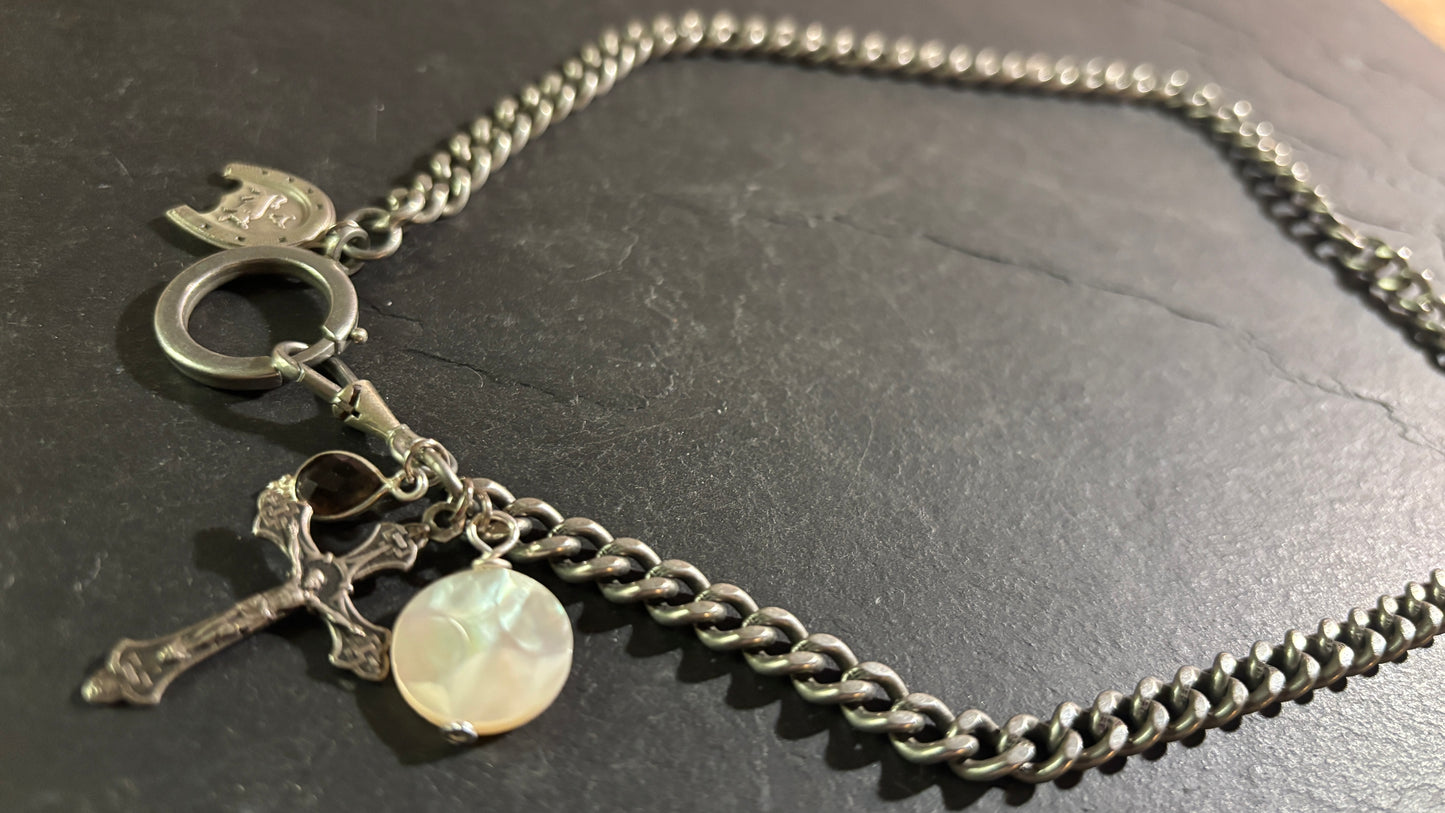 TAUREAU. Collier chaîne de montre, quartz fumé et croix de chapelet - blissparis
