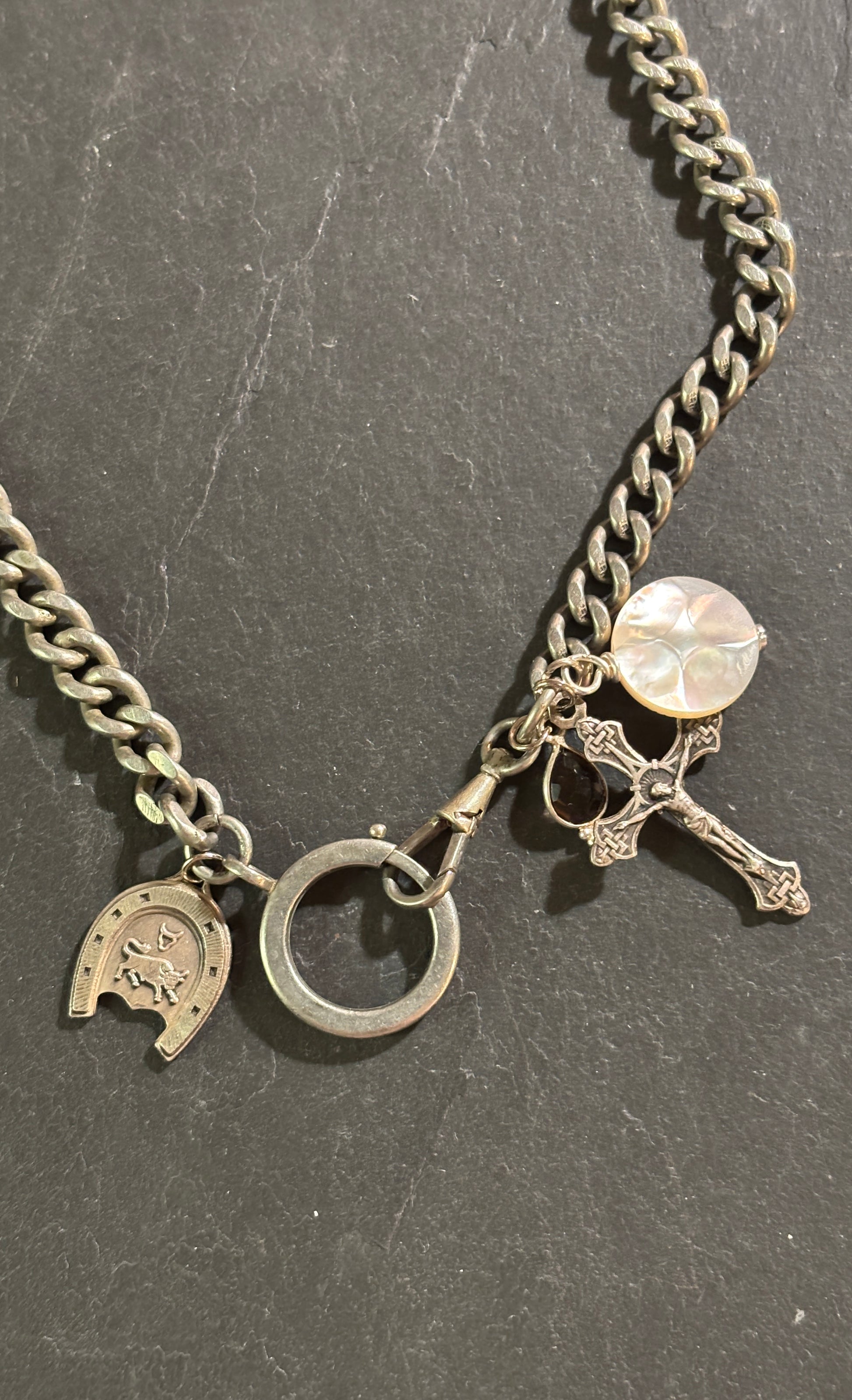 TAUREAU. Collier chaîne de montre, quartz fumé et croix de chapelet - blissparis