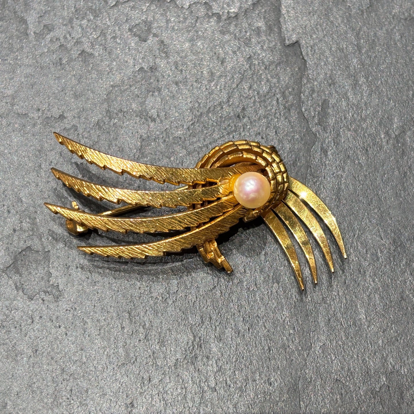 Broche années 60 plaquée or