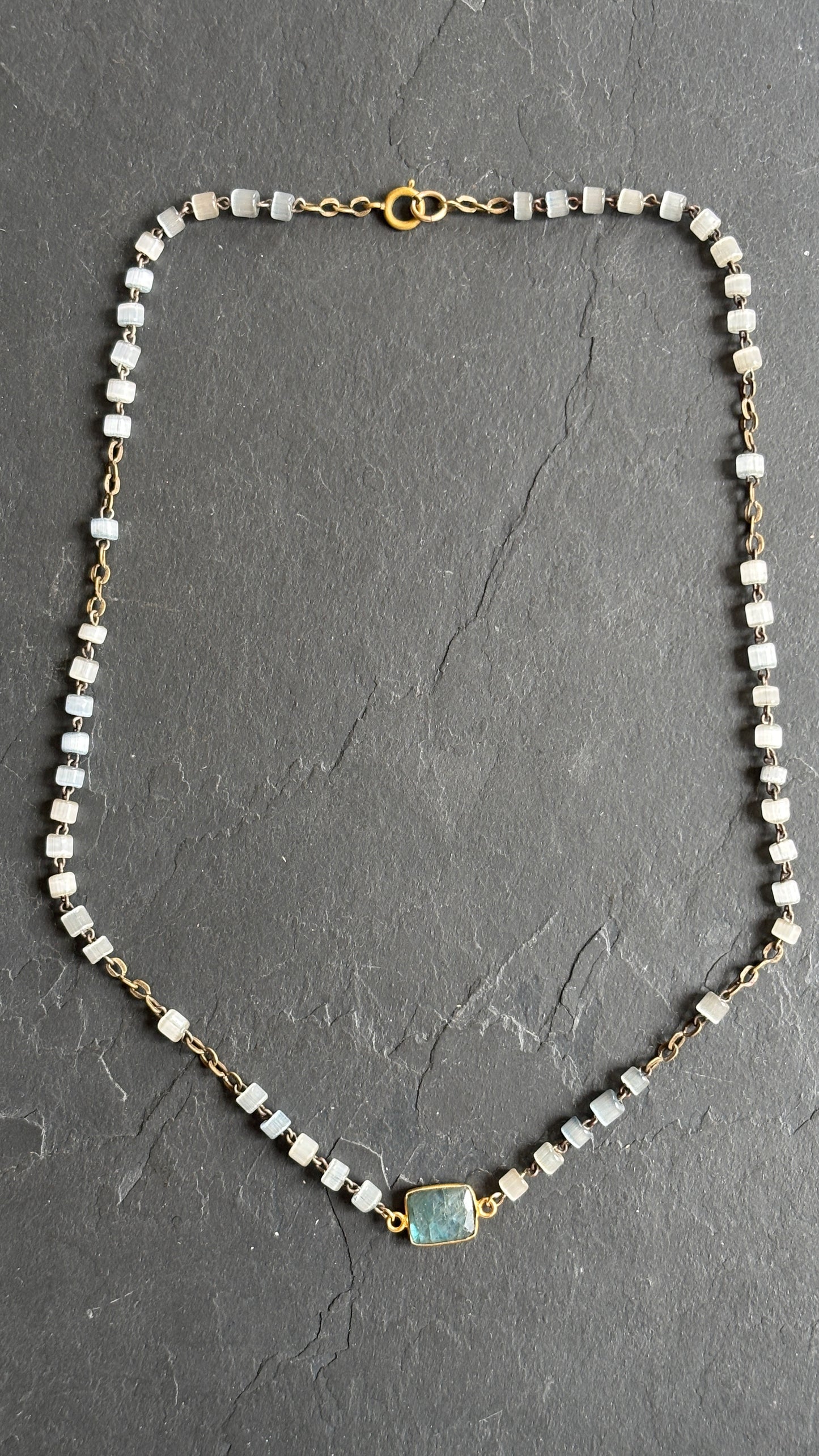 Collier chapelet pâte de verre et labradorite - blissparis