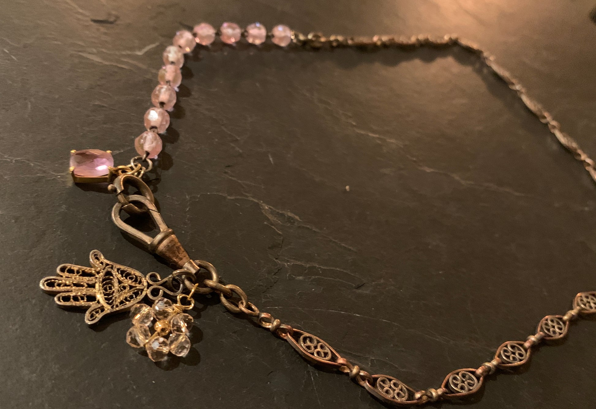Collier filigrane, chapelet et Khamsa - blissparis