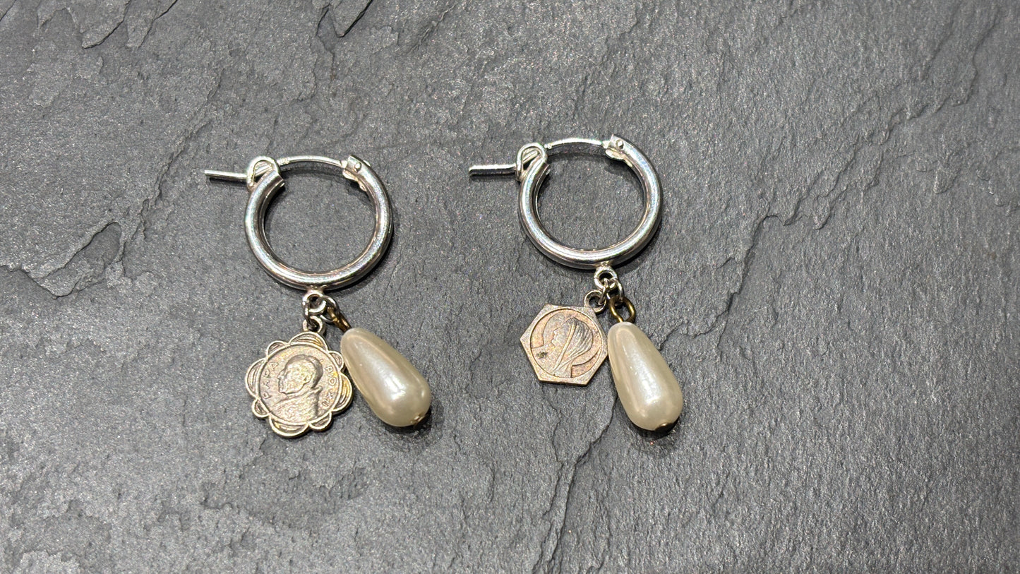 Mini créoles, symboles égyptiens et perles fantaisies