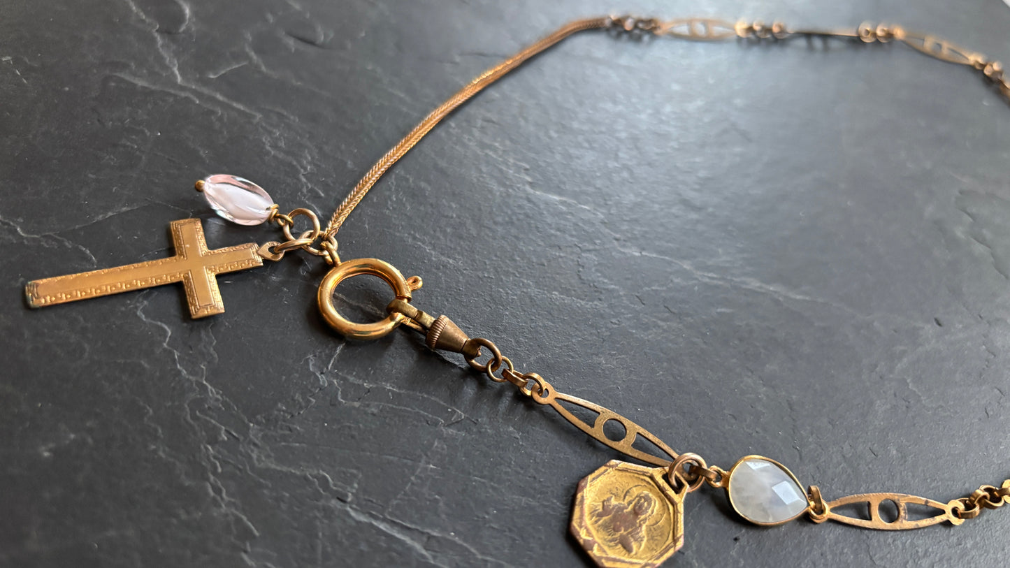 Collier chaîne de montre , croix et pierre de lune - blissparis