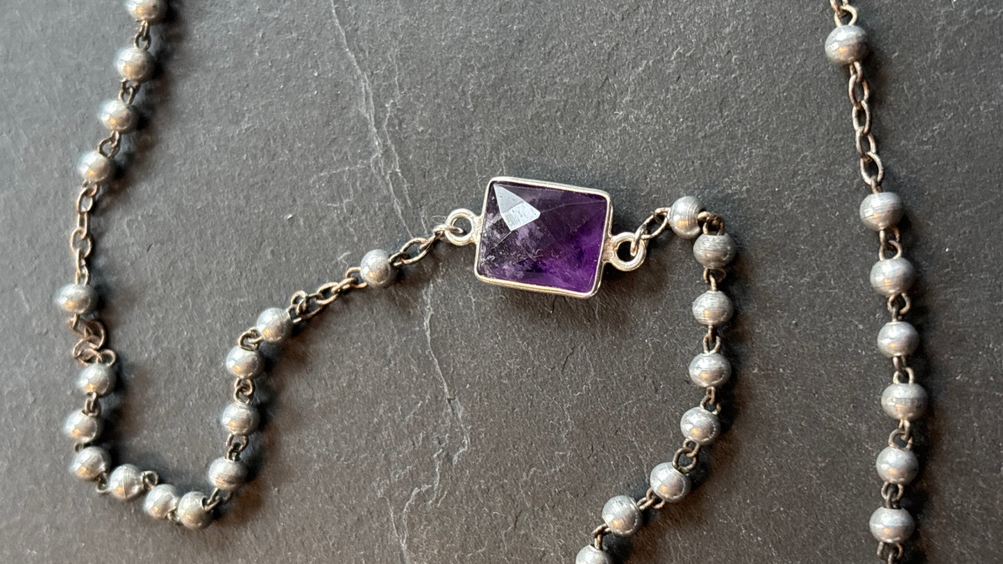 Collier chapelet en perles d’acier et amethyste - blissparis