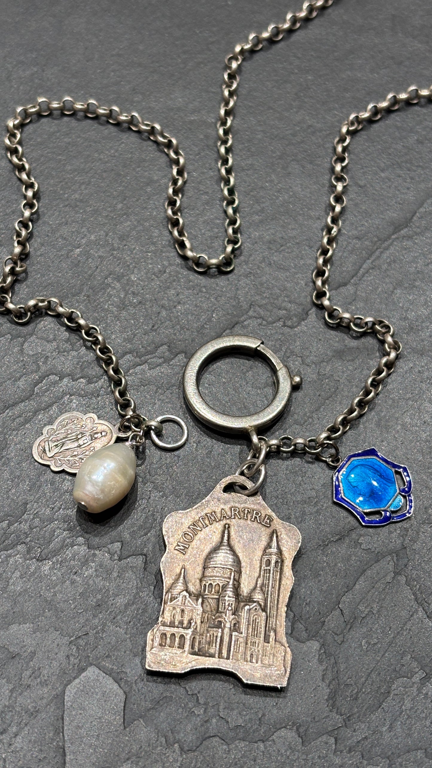 Collier en argent, médaille de Montmartre