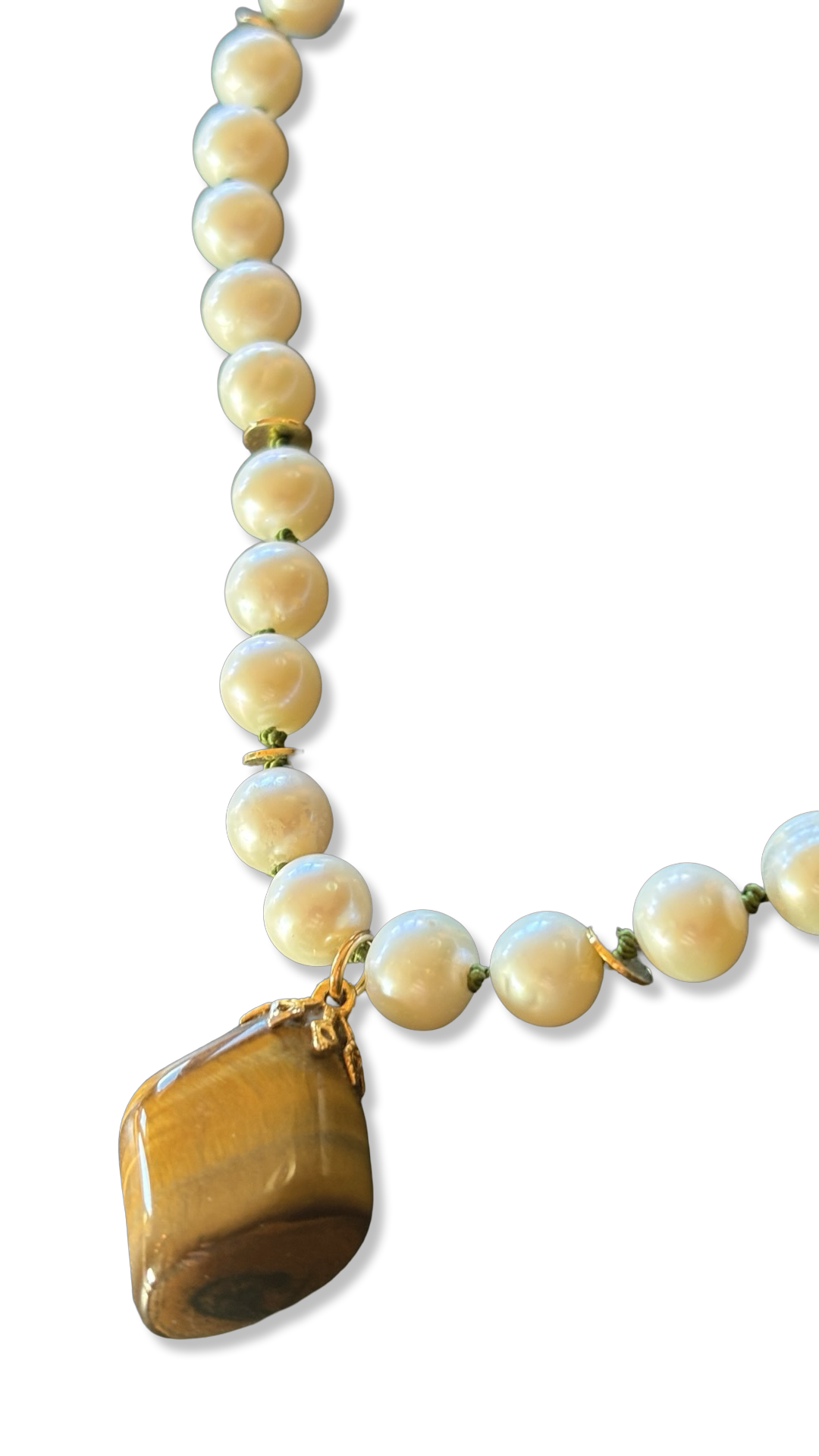 Collier de perles sur fil vert et Oeil de tigre