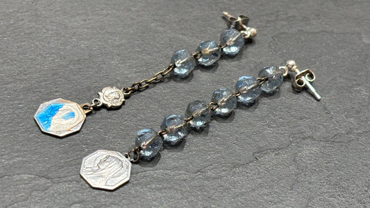 Pendants en chapelet de verre et médailles de la Vierge - blissparis