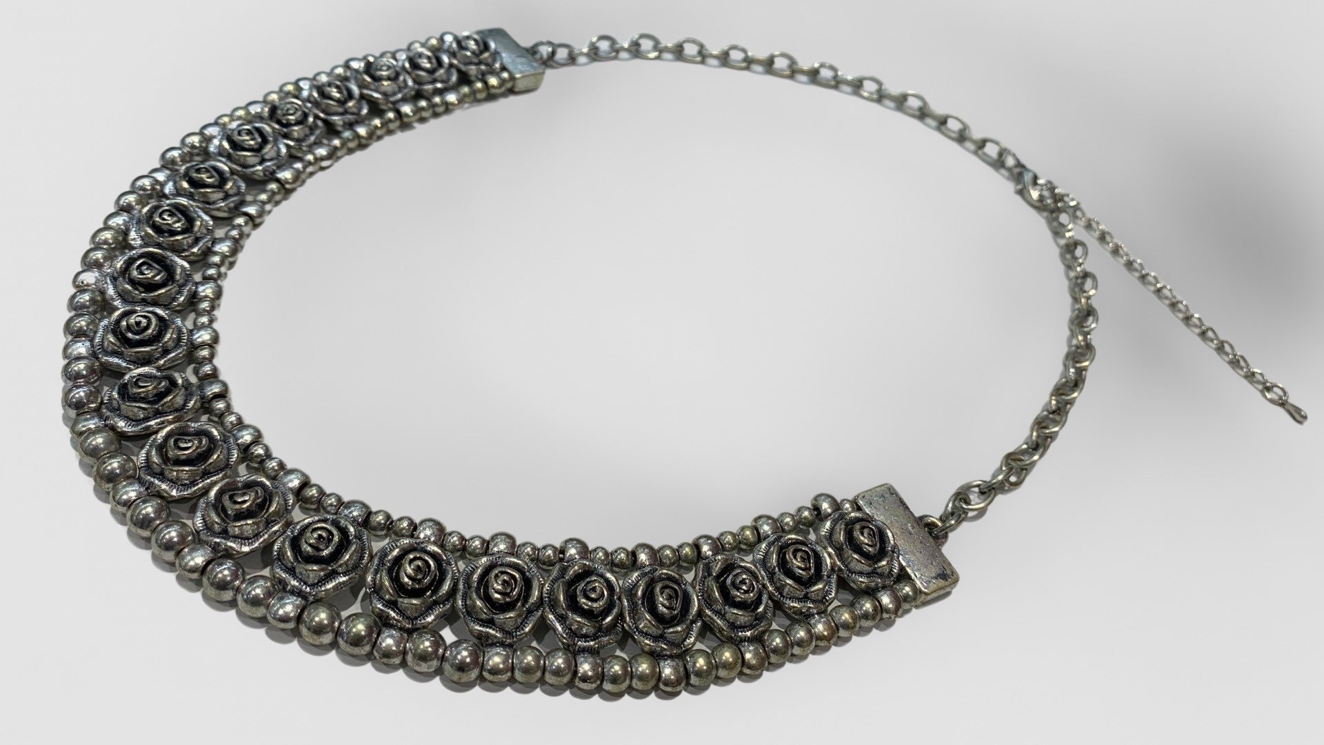 Plastron en métal argenté - blissparis