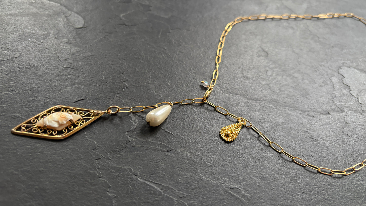 Collier lasso , Camee Art Deco et perle fantaisie