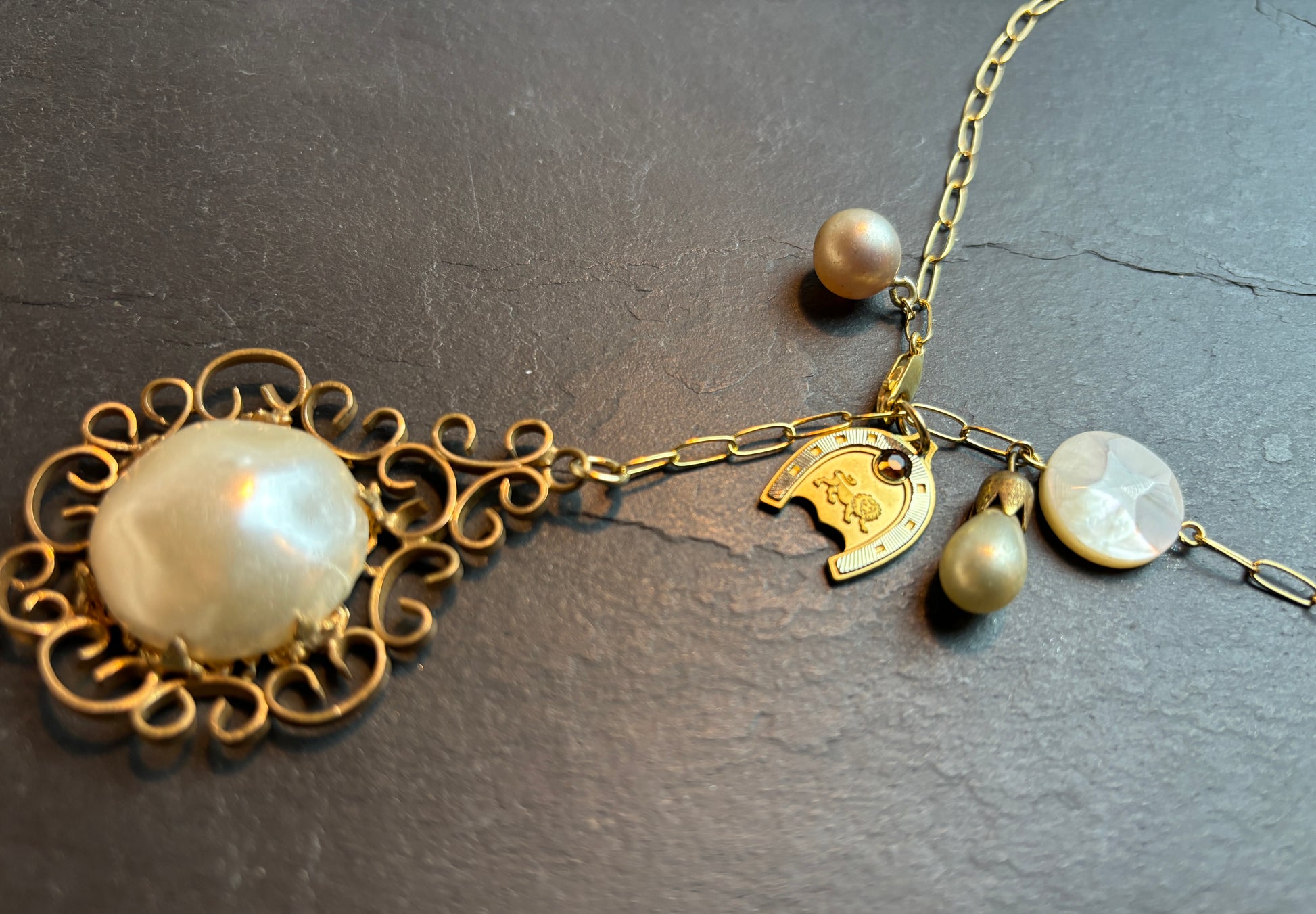 LION . Collier lasso perles - blissparis