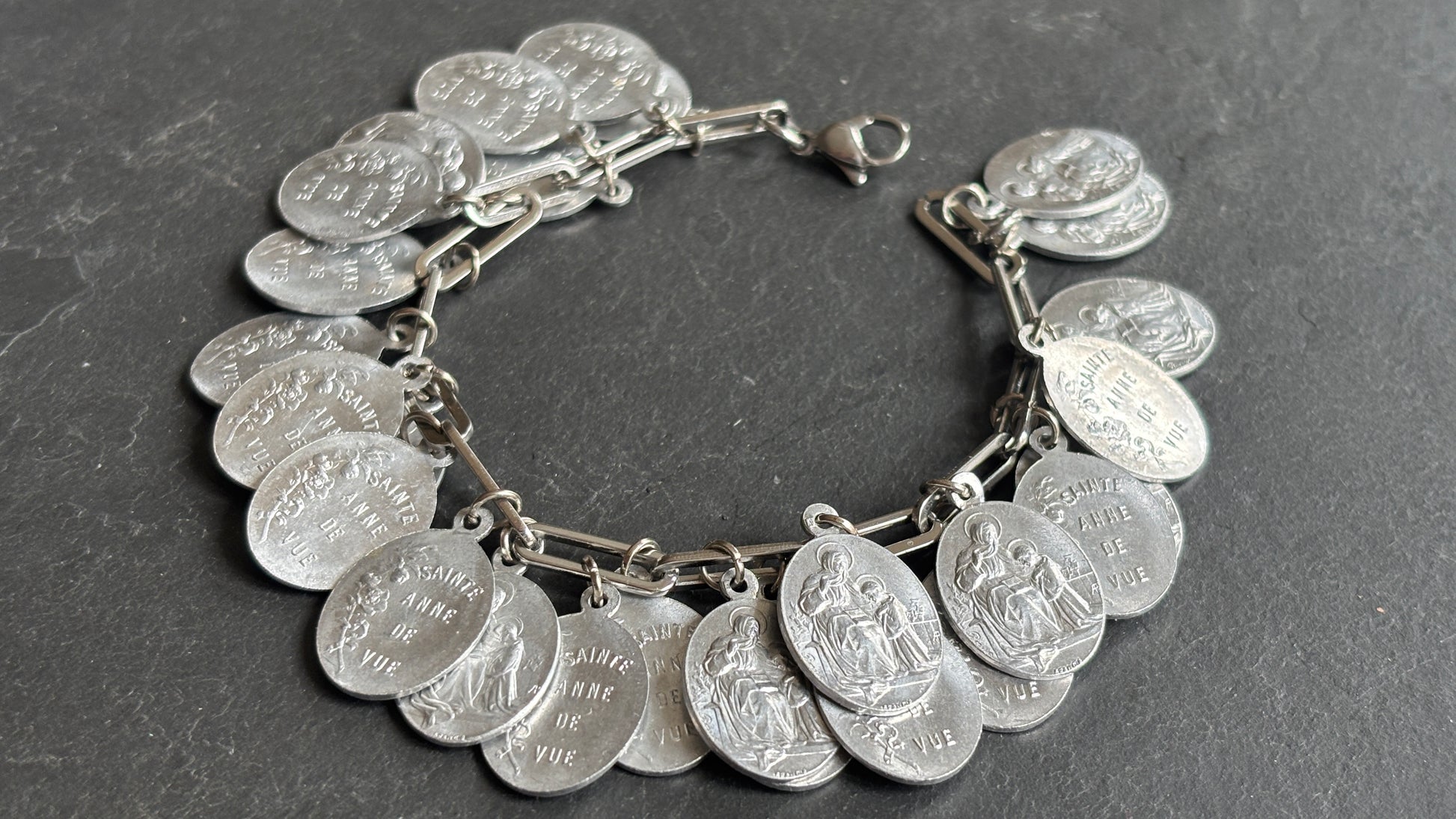 Bracelet en médailles de Sainte Anne - blissparis