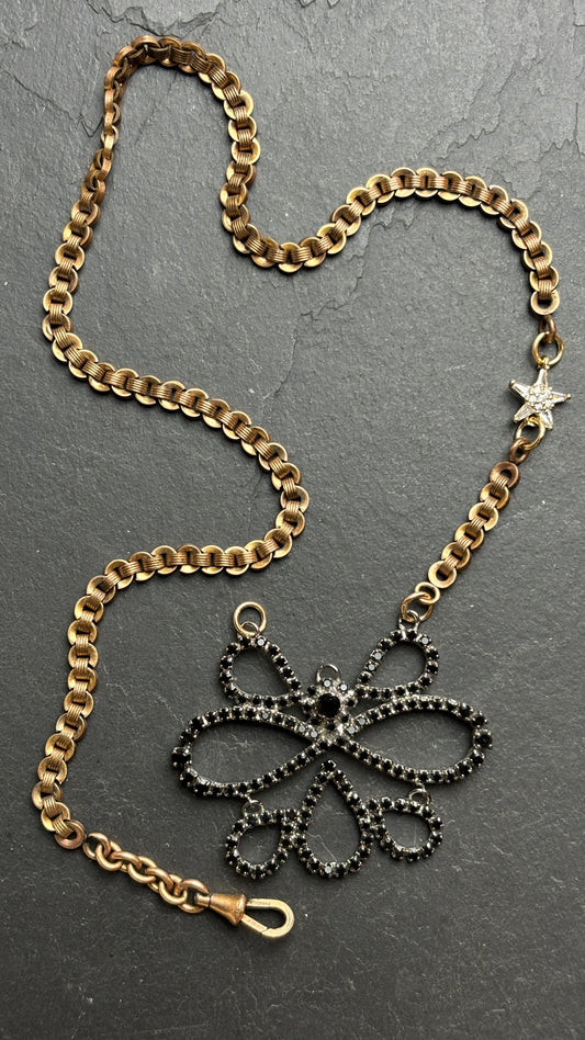 Collier chaîne de montre et noeud en strass noir - blissparis