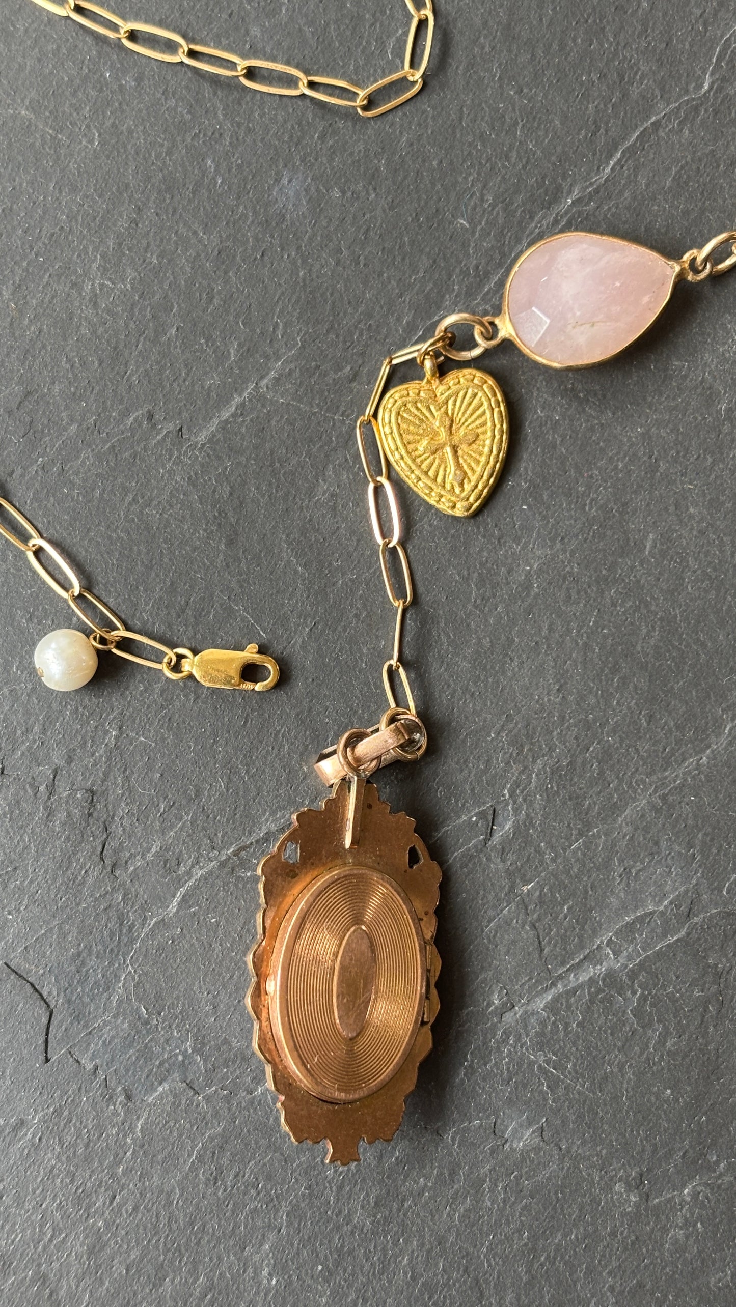 Collier lasso pendentif à secret et quartz rose - blissparis