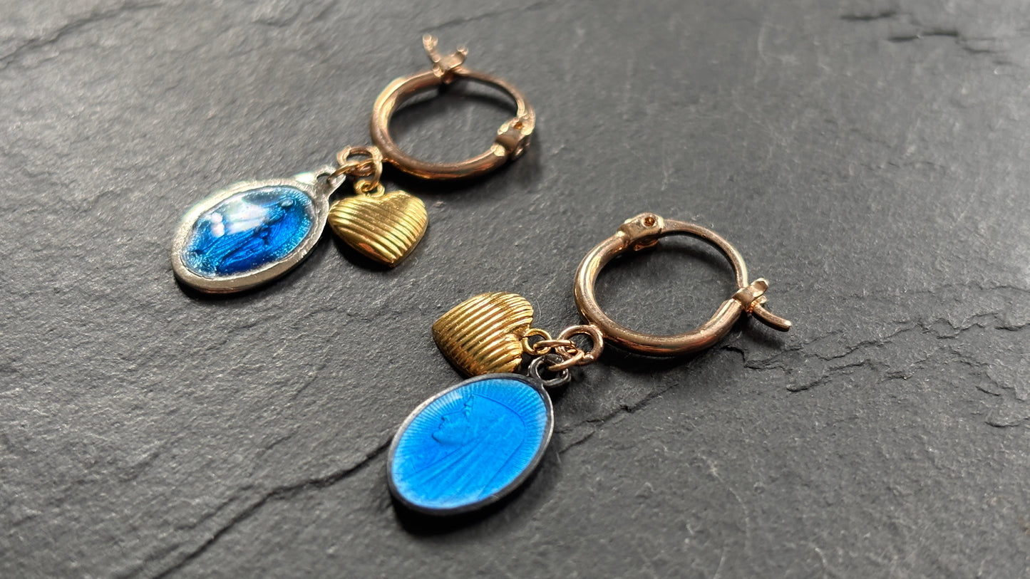 Mini créoles en goldfilled, cœur et médailles