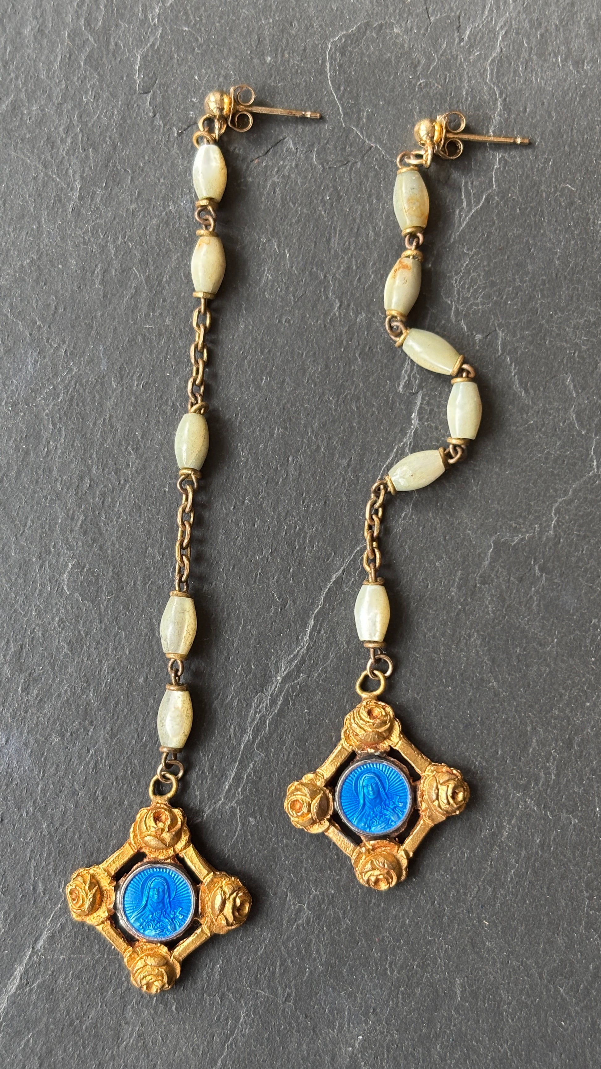 Pendants chapelet de nacre et Sté Thérèse - blissparis