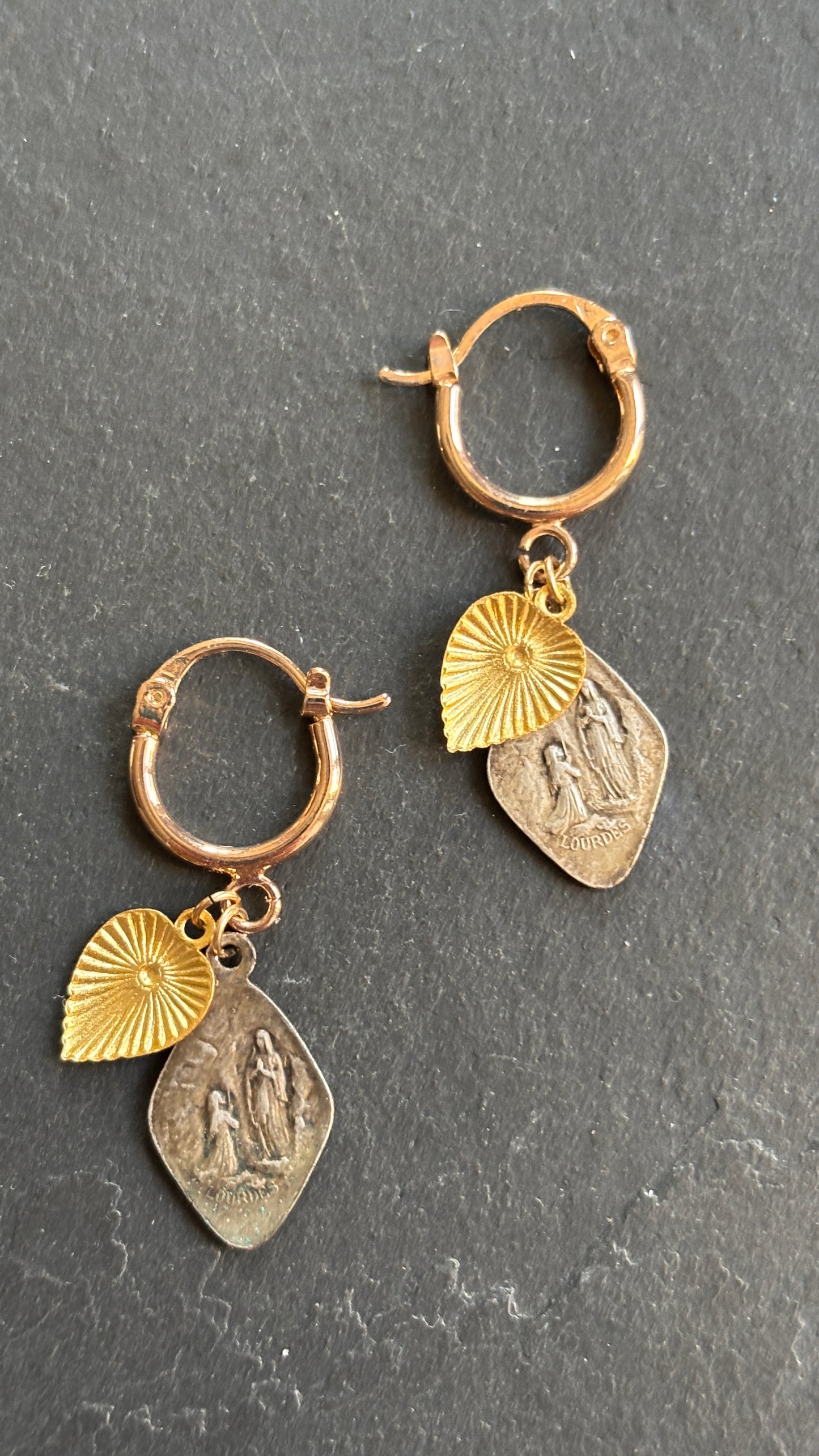 Mini créoles goldfilled et médailles - blissparis