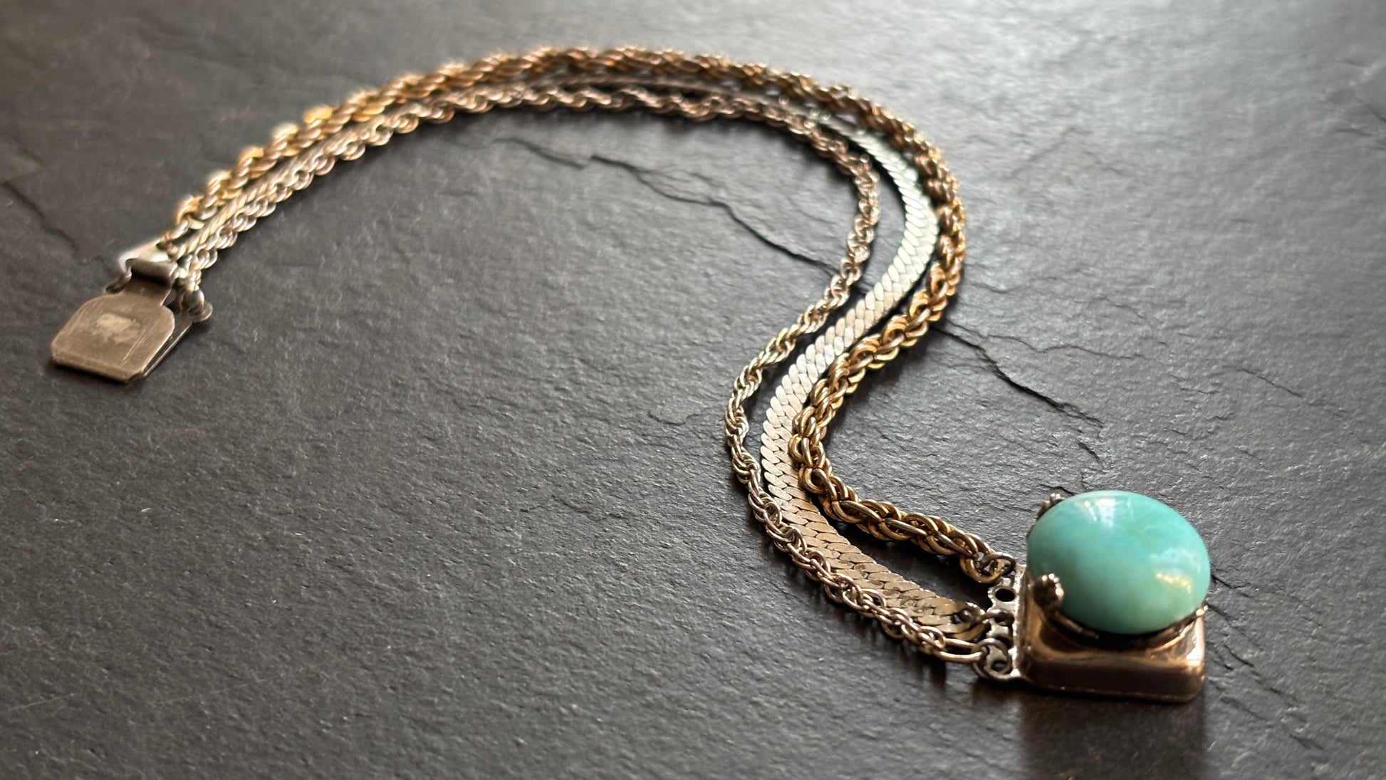 Bracelet 3 chaînes et turquoise - blissparis