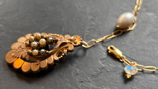 Collier lasso médaillon Napoléon III, perle et pierre de lune - blissparis