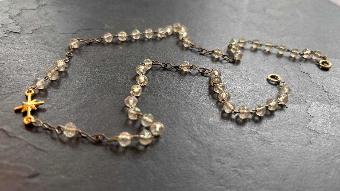 Collier chapelet en perles de verre et étoile - blissparis