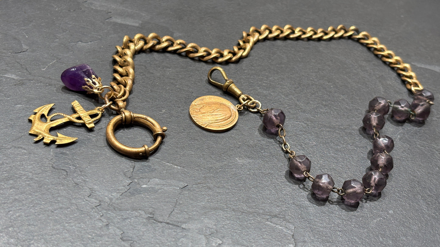 Collier chaîne de montre, chapelet et médailles