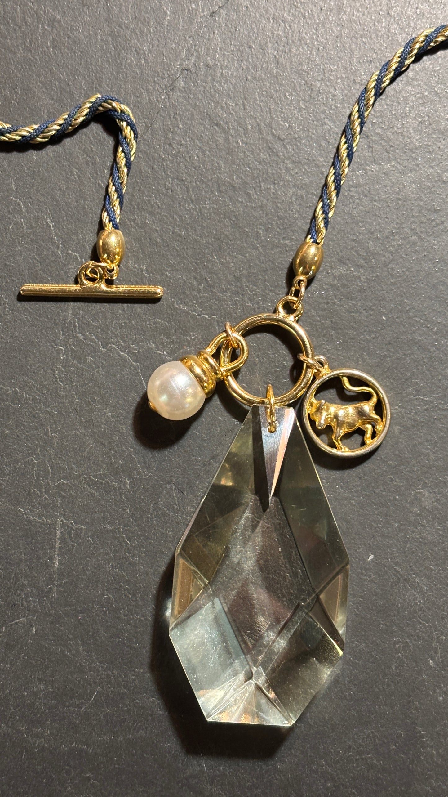 TAUREAU . Collier pampille - blissparis