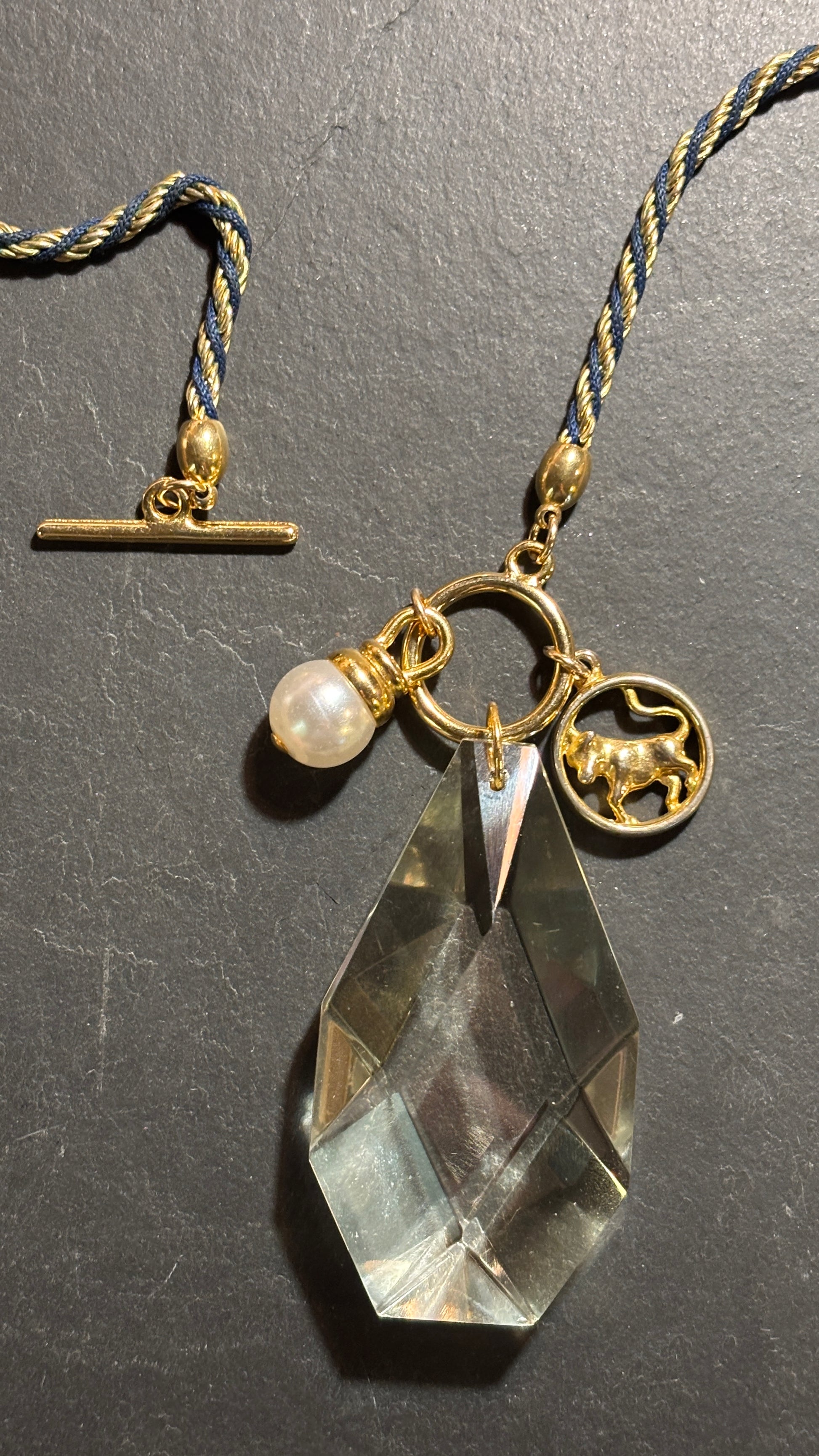TAUREAU . Collier pampille - blissparis