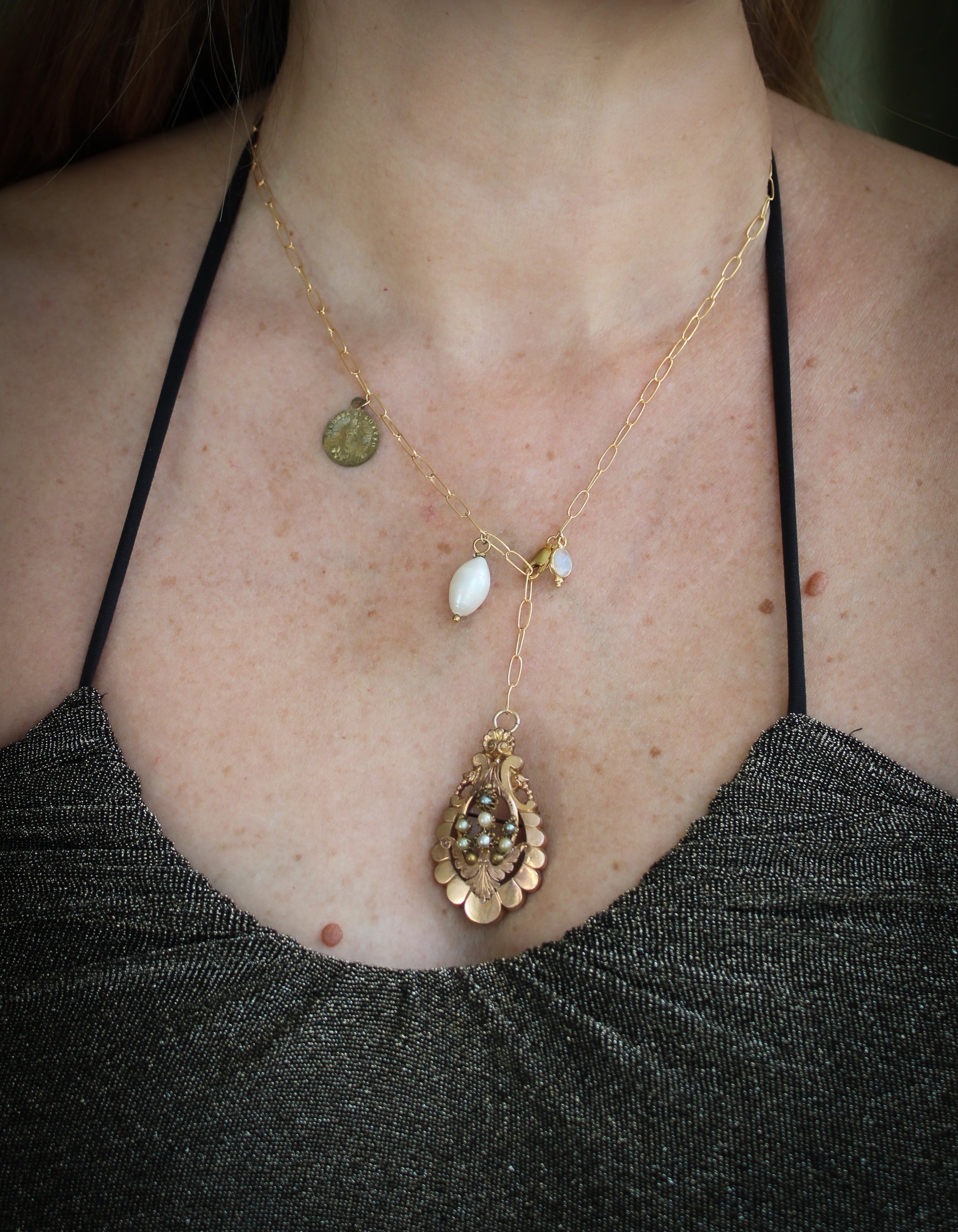 Collier lasso médaillon Napoléon III, perle et pierre de lune - blissparis