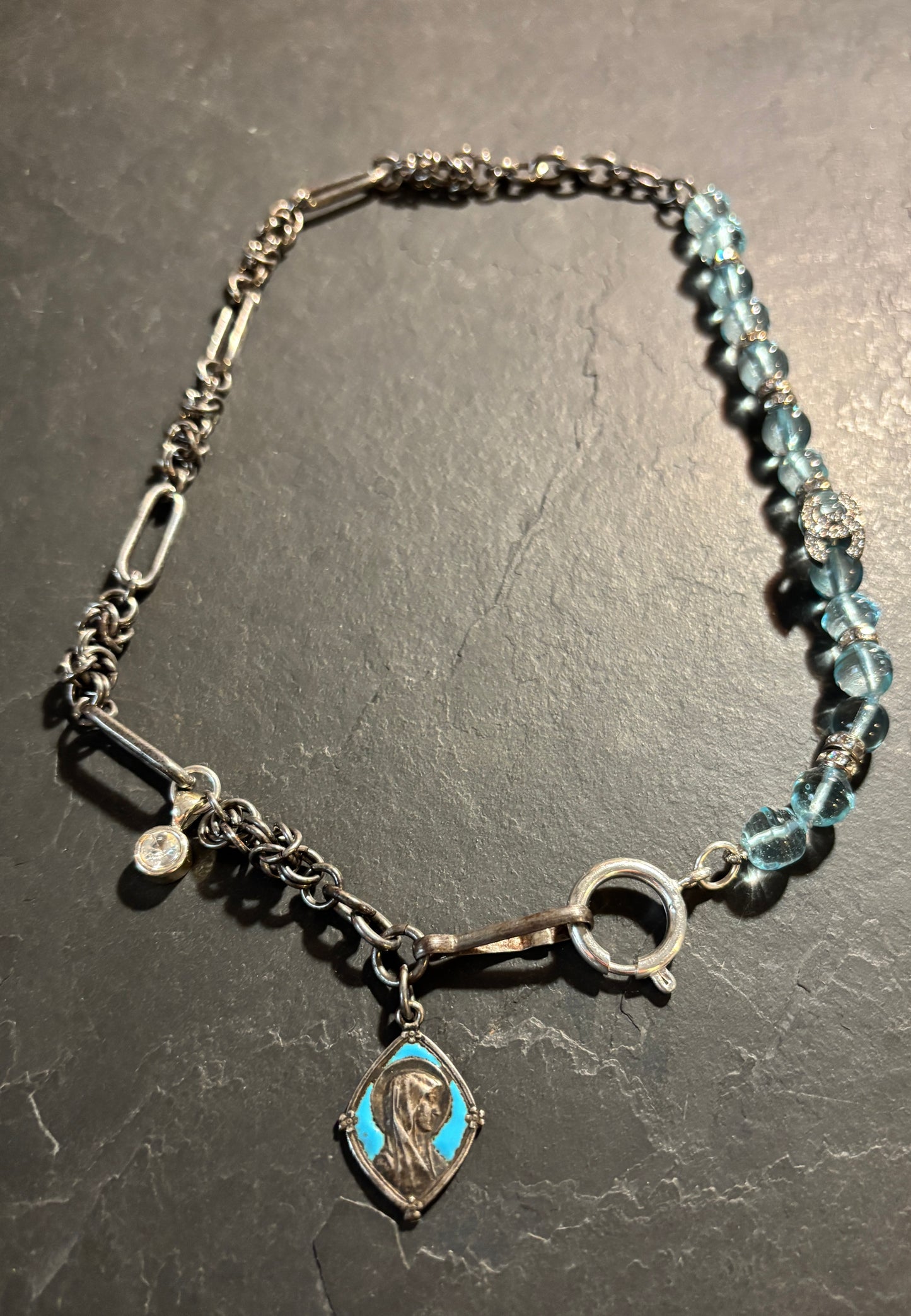 Collier chaîne de montre ancienne en acier, perles de verre et strass - blissparis