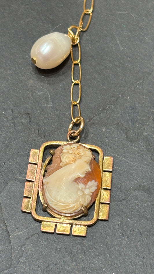 Collier lasso, Camée et croix émaillée