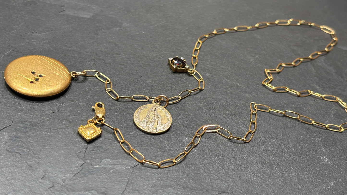 Collier lasso, médaillon et médaille de sainte Anne d’Auray