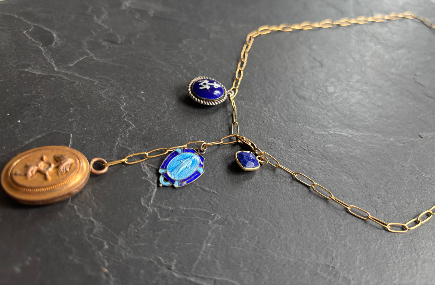 Collier lasso, Médailles Miraculeuses et médaillon à secret - blissparis