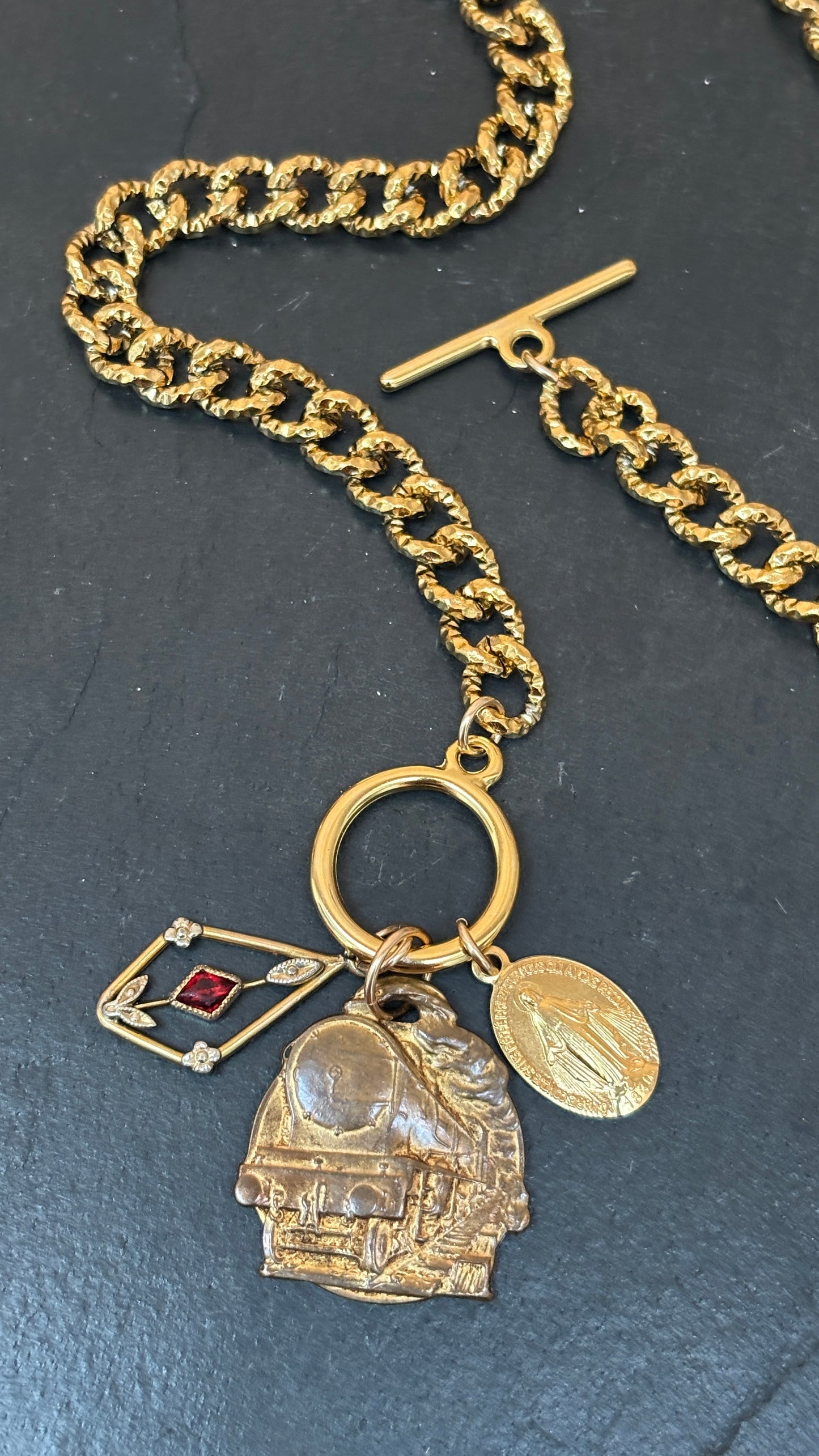 Collier chaîne diamantée , médaille des Chemins de Fer et Médaille Miraculeuse