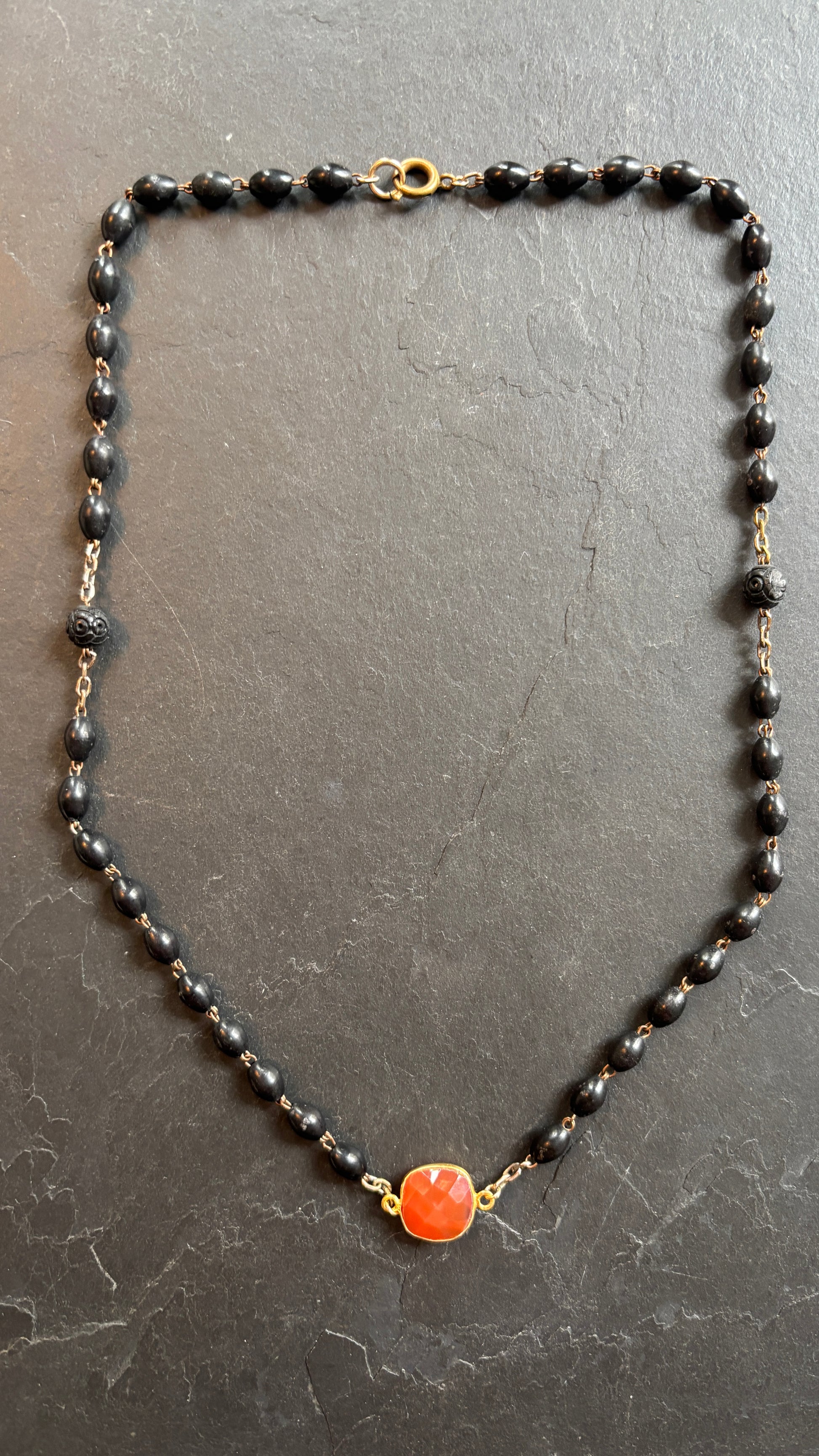Collier chapelet en oeil de chat et onyx - blissparis
