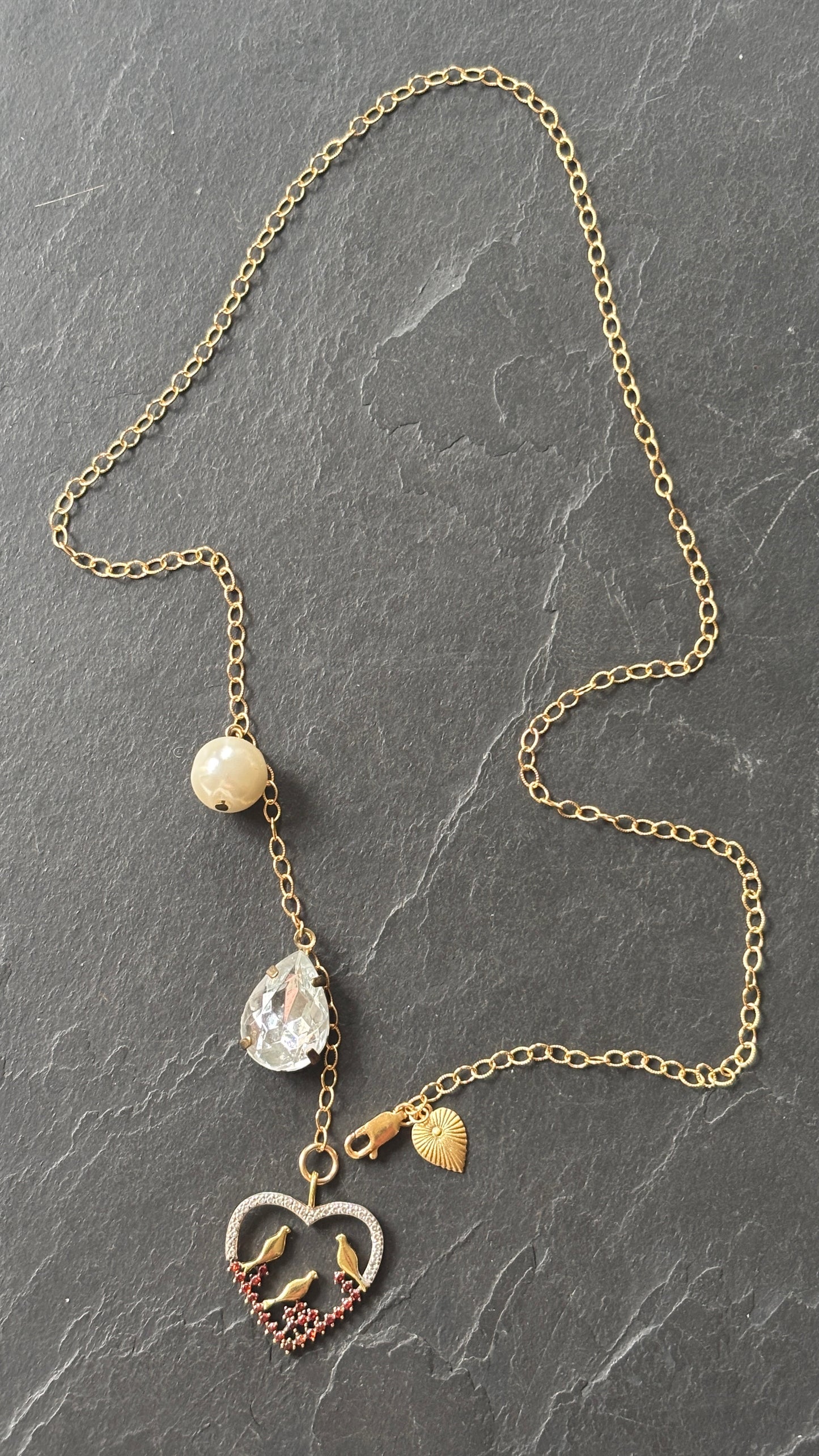Collier lasso, cœur et oiseaux en strass